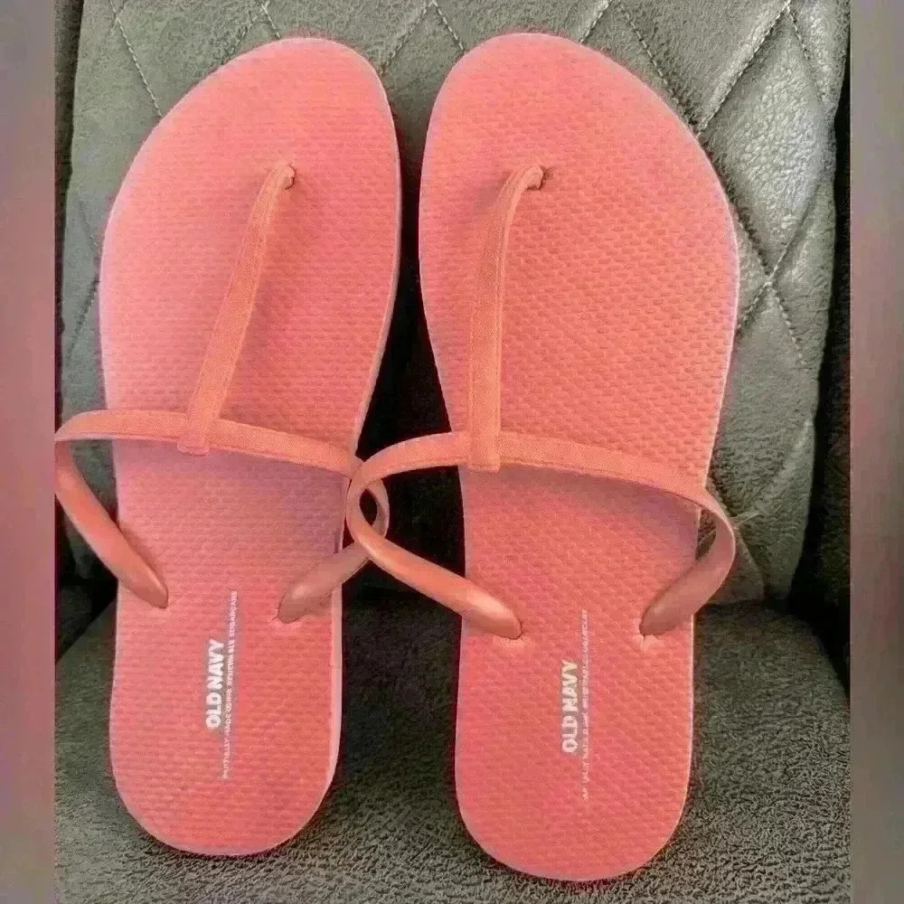 OLD NAVY T-STRAP FLIP-FLOPS Sz 10 SH05